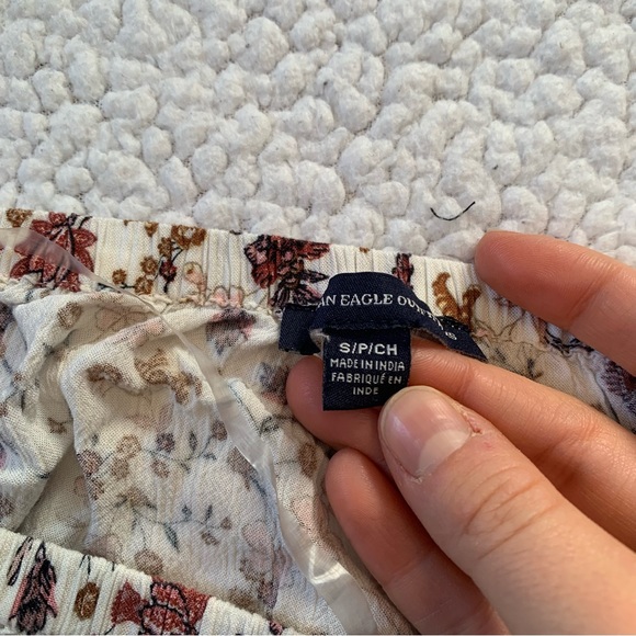 American Eagle Floral Off the Shoulder Top - Picture 5 of 8